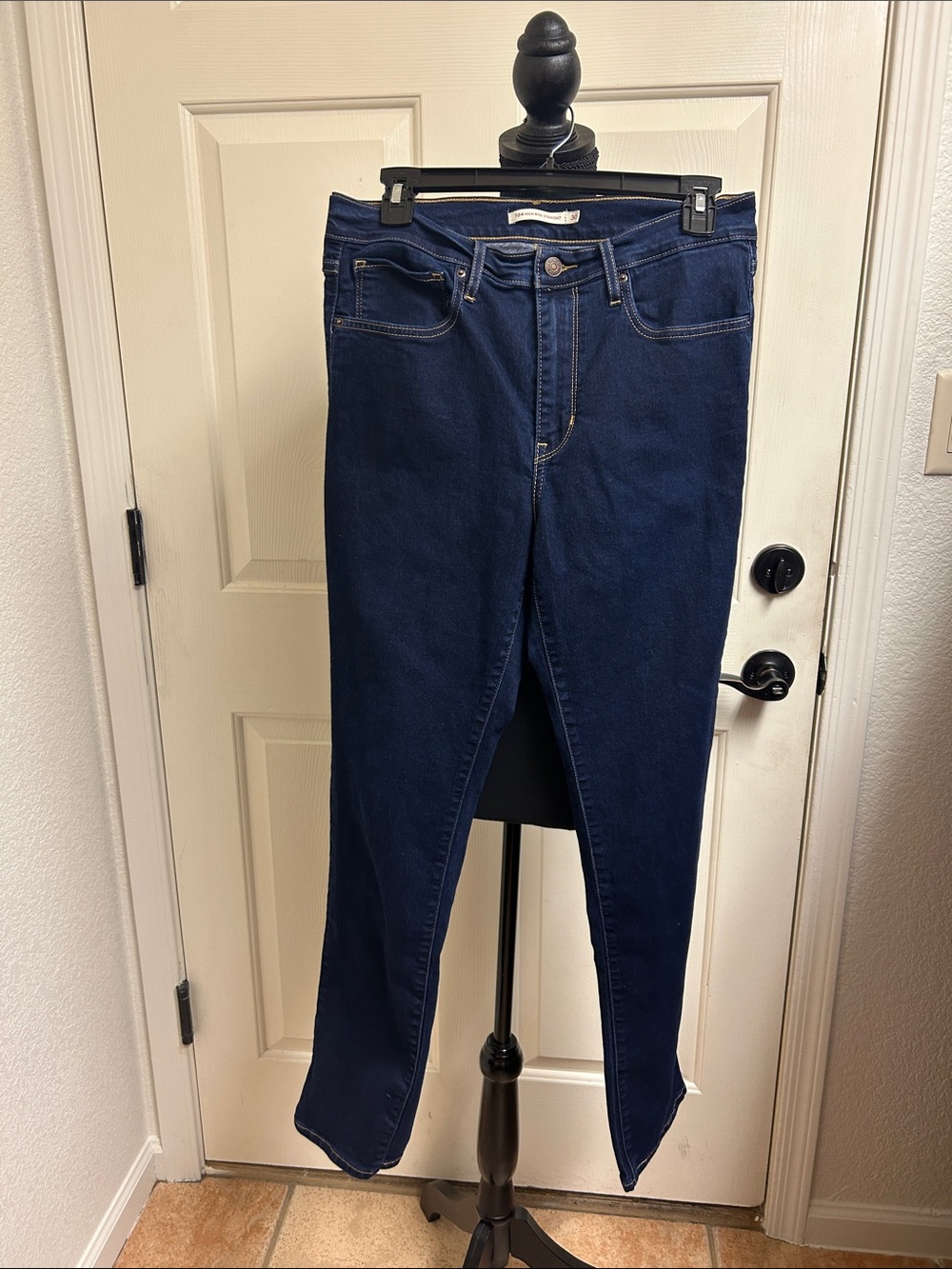 Levi's  724 High Rise Straight, Size 30”, Inseam 29”, Length 40”, Dark Blue jean